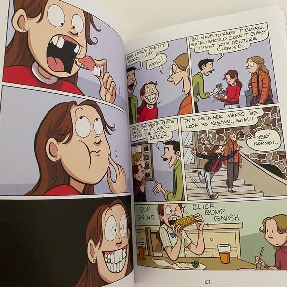 Smile by Raina Telgemeier Graphic Novel - Picture 6 of 8